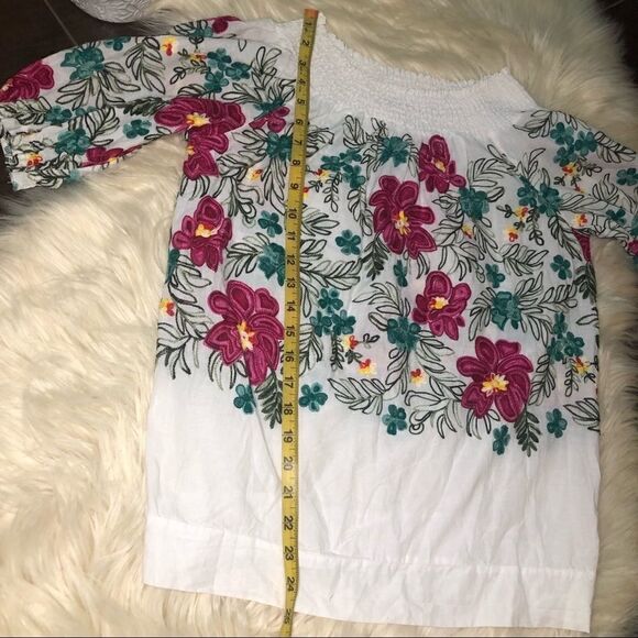 Studio West apparel white off the shoulder embroidery blouse sz large - Picture 6 of 6